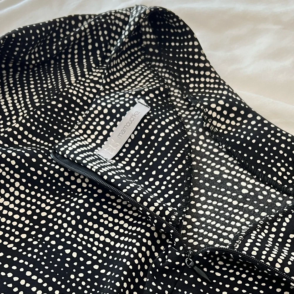 Elegant Black and White Women's Dress - Picture 9 of 9